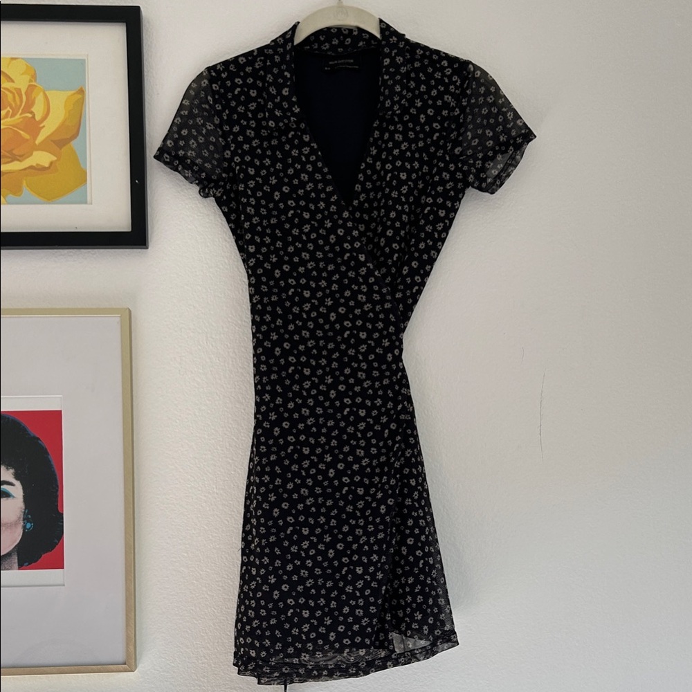 Black Floral Wrap Dress - xs